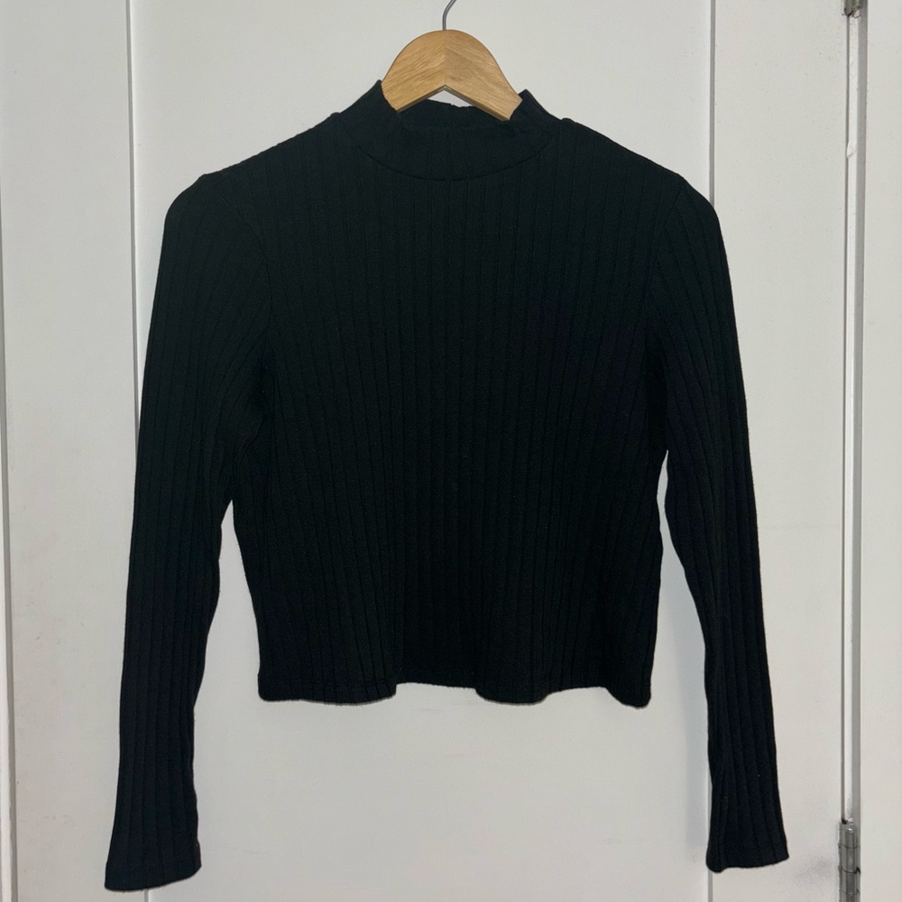 Old Navy Cropped Long-Sleeve Mockneck